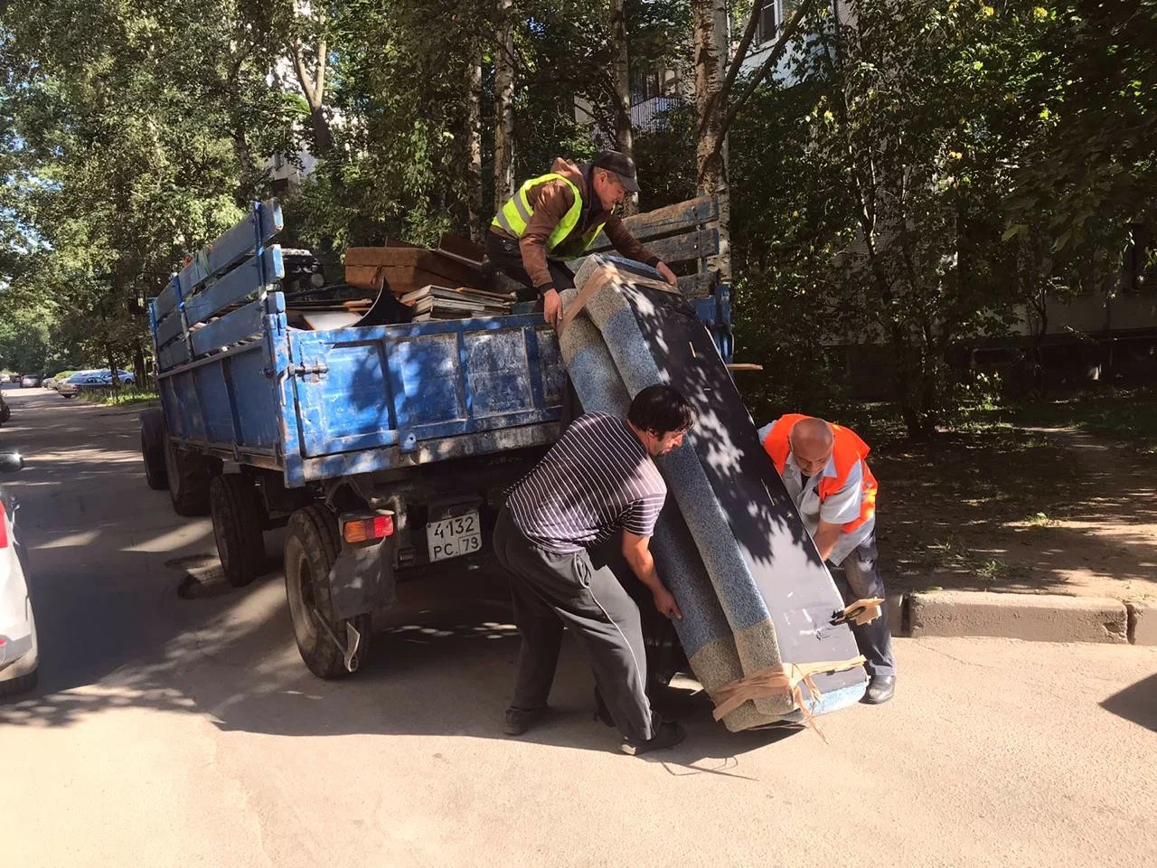 Профессиональный вывоз крупногабаритного мусора в Городце в октябре