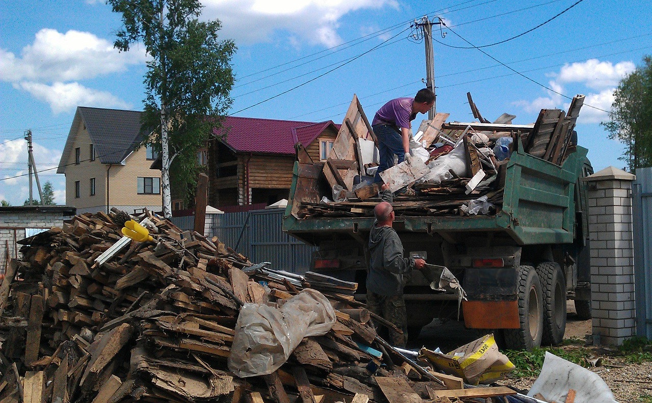 Вывоз мусора после переезда в Городце от ПроМусор – заказать утилизацию и уборку хлама от 2683 руб