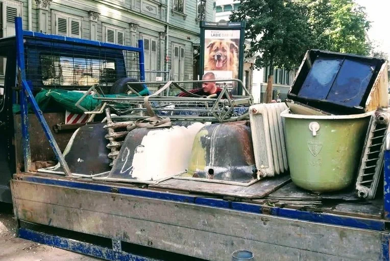 Вывоз старой сантехники в Городце от ПроМусор: быстро, недорого от 557 руб., утилизация и грузчики