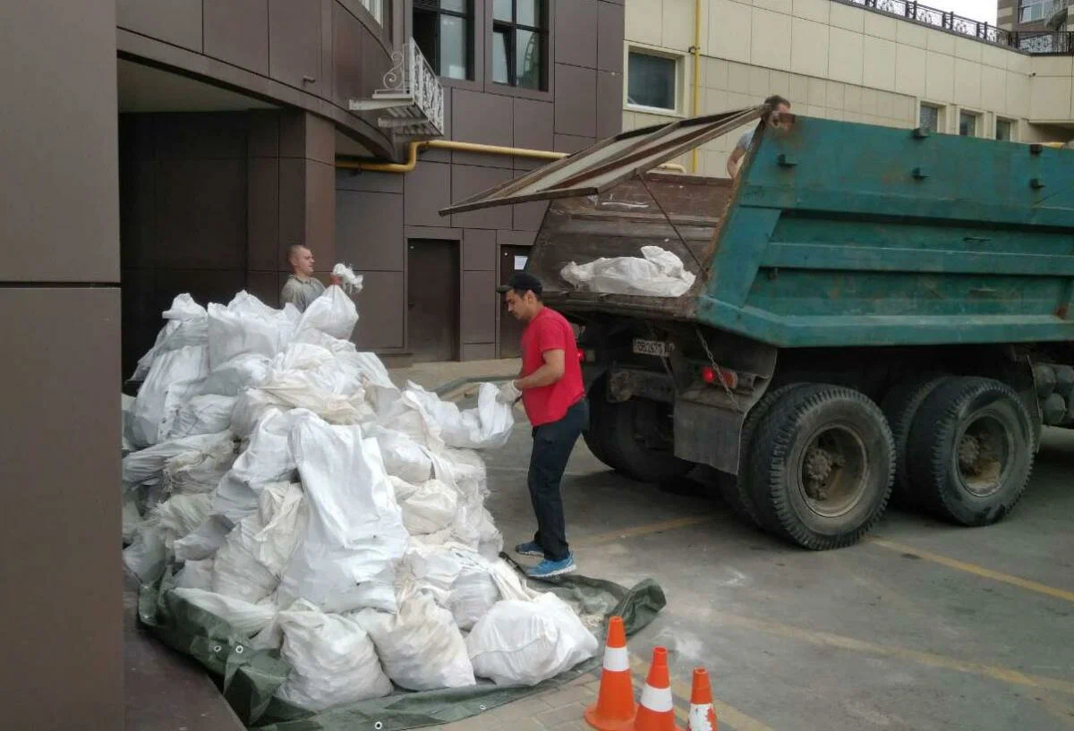 Вывоз мусора из подвала в Городце от ПроМусор – уборка, разбор завалов и очистка, цены от 2430 руб