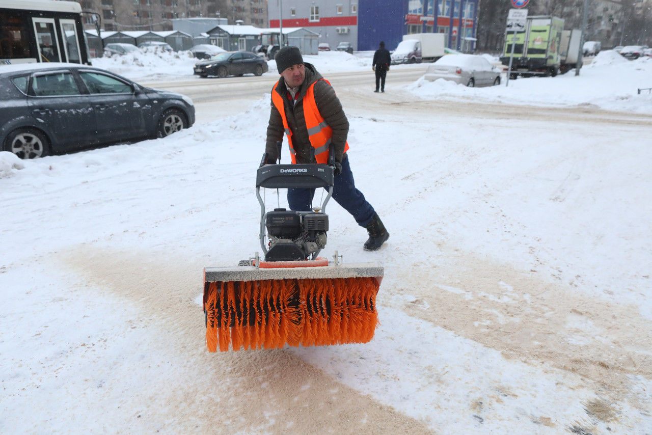 Уборка снега на парковках в Городце – цена от 35 руб. за м2 | ПроМусор – очистка, вывоз, услуги зимой