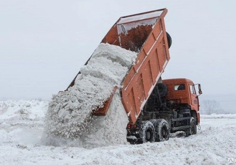 Вывоз снега самосвалами в Городце от ПроМусор - КАМАЗ, ЗИЛ, цена от 3037 руб